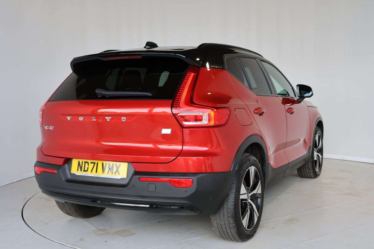 2021 VOLVO XC40 2021 VOLVO XC40