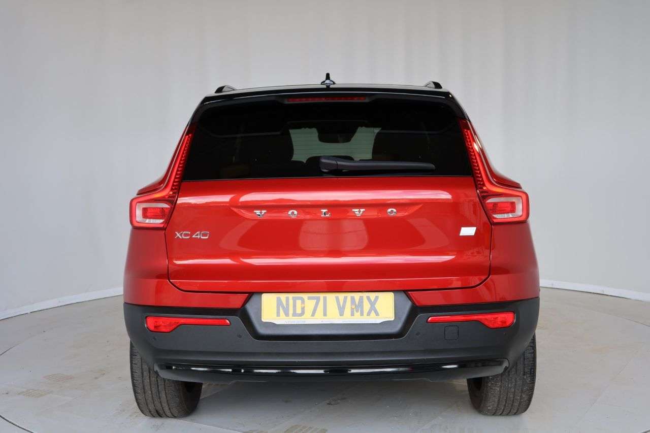 2021 VOLVO XC40 2021 VOLVO XC40