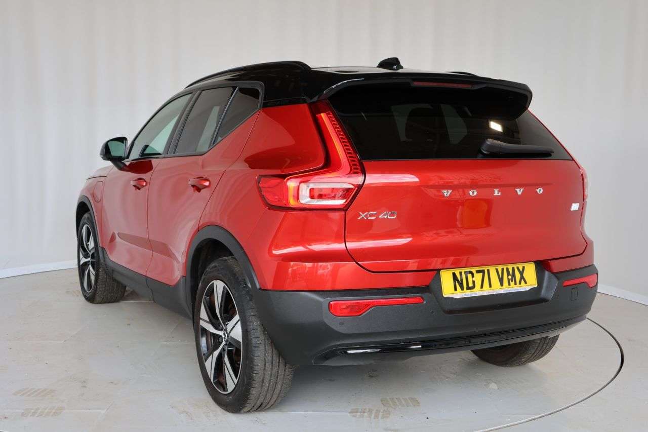 2021 VOLVO XC40 2021 VOLVO XC40