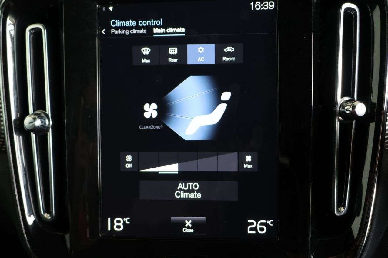 2021 VOLVO XC40 2021 VOLVO XC40