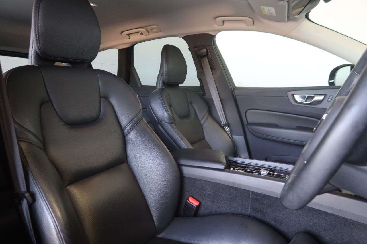 2023 VOLVO XC60 2023 VOLVO XC60