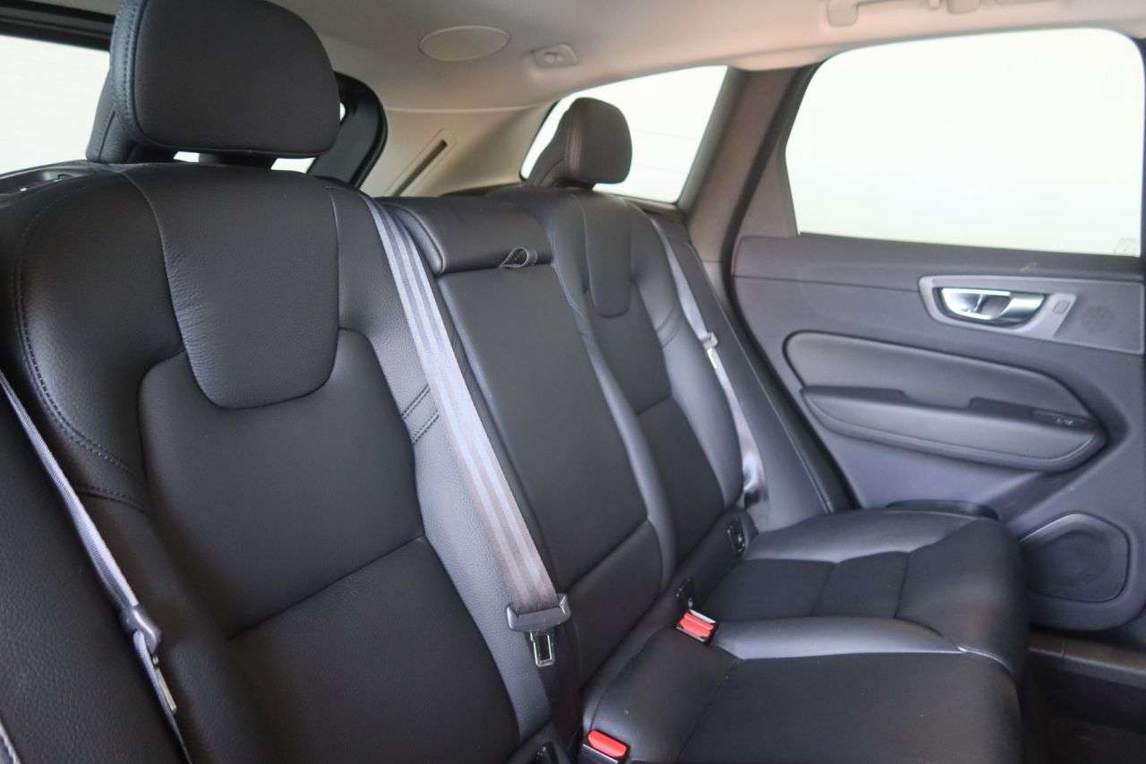2023 VOLVO XC60 2023 VOLVO XC60