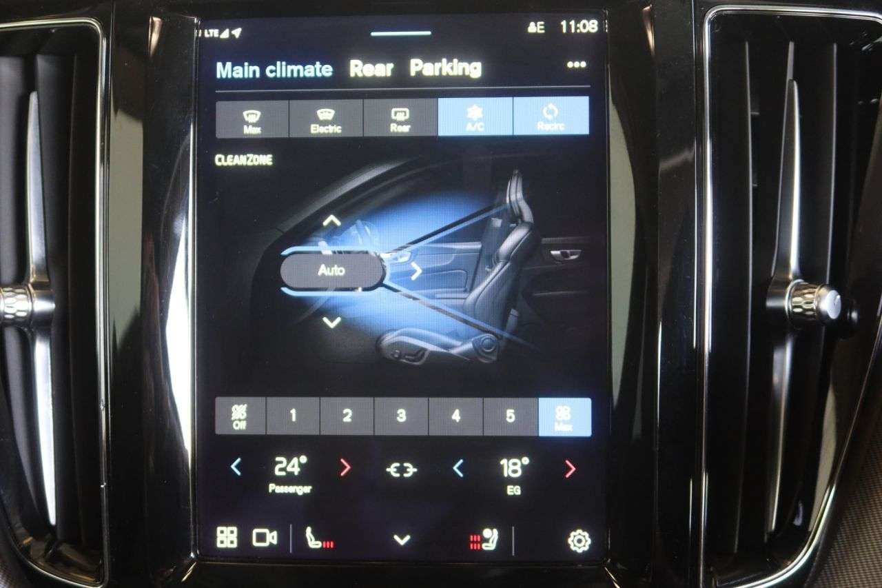 2023 VOLVO XC60 2023 VOLVO XC60