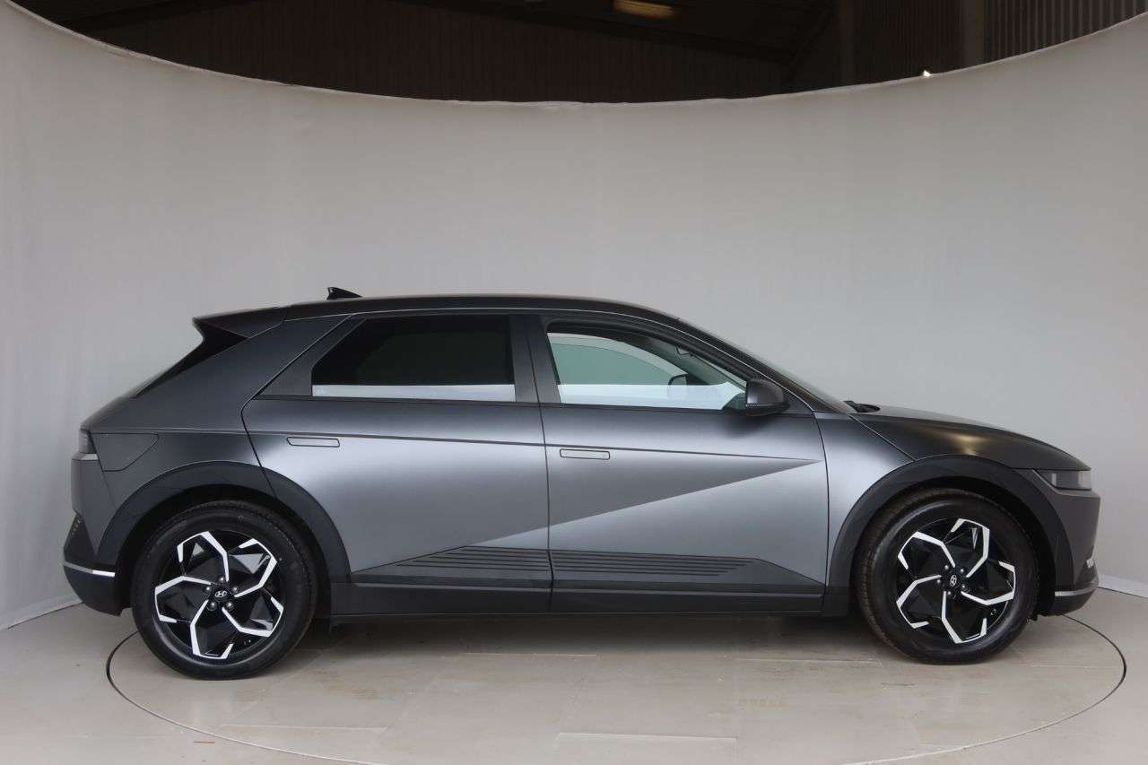 A 2022 HYUNDAI IONIQ 5 58kWh SE Connect Hatchback 5dr Electric Auto (170 ps) REAR CAMERA + APPLE C A 2022 HYUNDAI IONIQ 5 58kWh SE Connect Hatchback 5dr Electric Auto (170 ps) REAR CAMERA + APPLE C