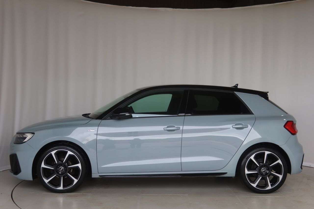 2022 AUDI A1 2022 AUDI A1