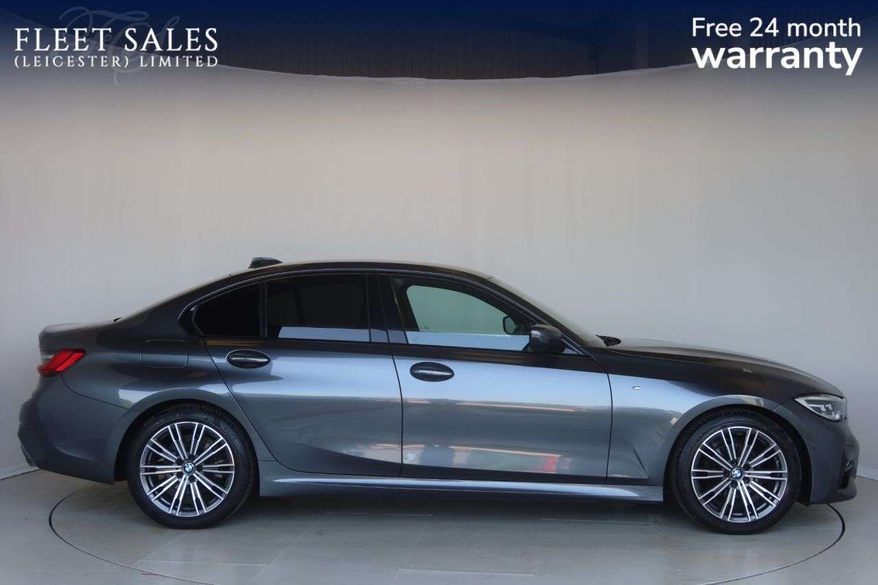 A 2021 BMW 3 SERIES 2.0 318i M Sport Saloon 4dr Petrol Auto Euro 6 (s/s) (156 ps) APPLE CAR PLA A 2021 BMW 3 SERIES 2.0 318i M Sport Saloon 4dr Petrol Auto Euro 6 (s/s) (156 ps) APPLE CAR PLA