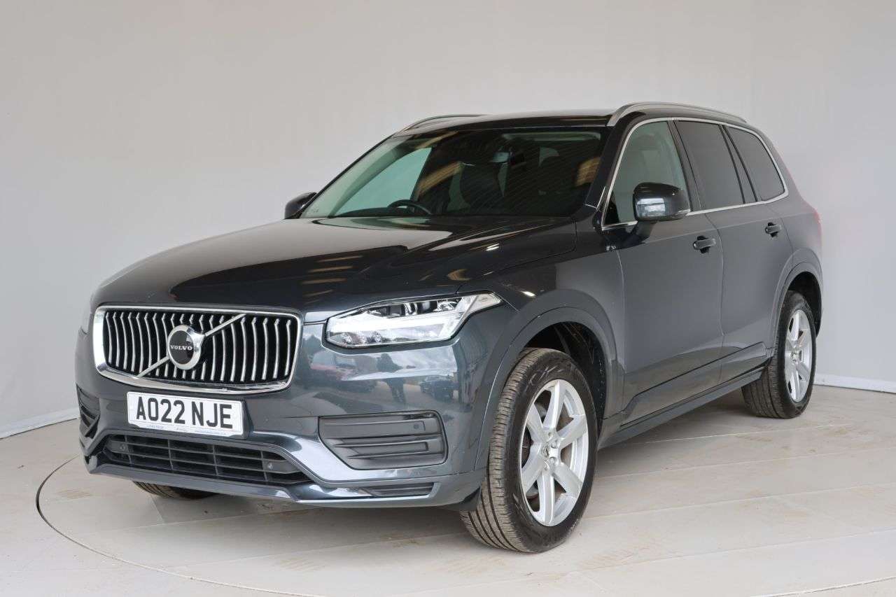 A 2022 VOLVO XC90 2.0 B5 MHEV Momentum SUV 5dr Diesel Hybrid Auto 4WD Euro 6 (s/s) (235 ps) H A 2022 VOLVO XC90 2.0 B5 MHEV Momentum SUV 5dr Diesel Hybrid Auto 4WD Euro 6 (s/s) (235 ps) H