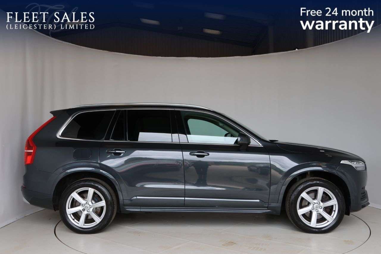 A 2022 VOLVO XC90 2.0 B5 MHEV Momentum SUV 5dr Diesel Hybrid Auto 4WD Euro 6 (s/s) (235 ps) H A 2022 VOLVO XC90 2.0 B5 MHEV Momentum SUV 5dr Diesel Hybrid Auto 4WD Euro 6 (s/s) (235 ps) H