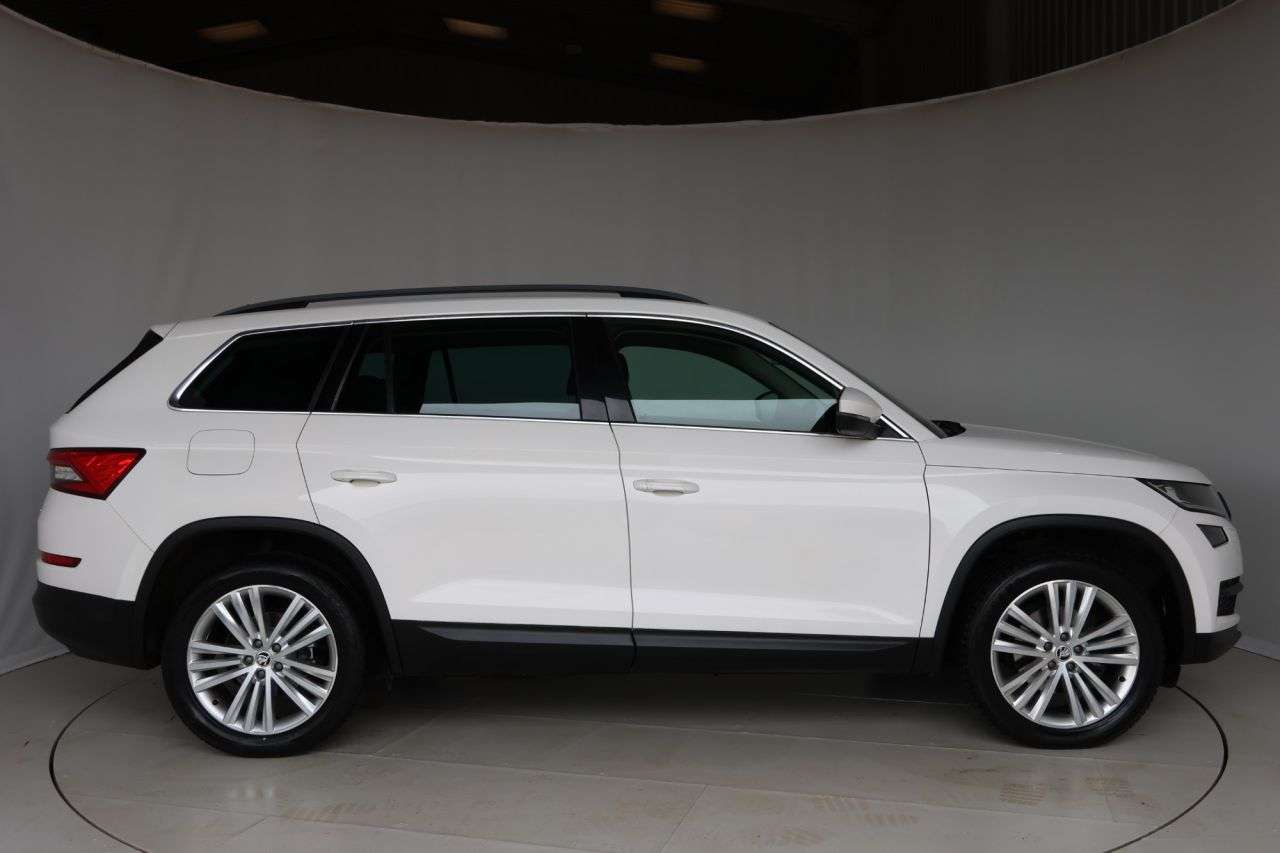 A 2017 SKODA KODIAQ 2.0 TDI SE L SUV 5dr Diesel DSG 4WD Euro 6 (s/s) (7 Seat) (150 ps) HEATED F A 2017 SKODA KODIAQ 2.0 TDI SE L SUV 5dr Diesel DSG 4WD Euro 6 (s/s) (7 Seat) (150 ps) HEATED F
