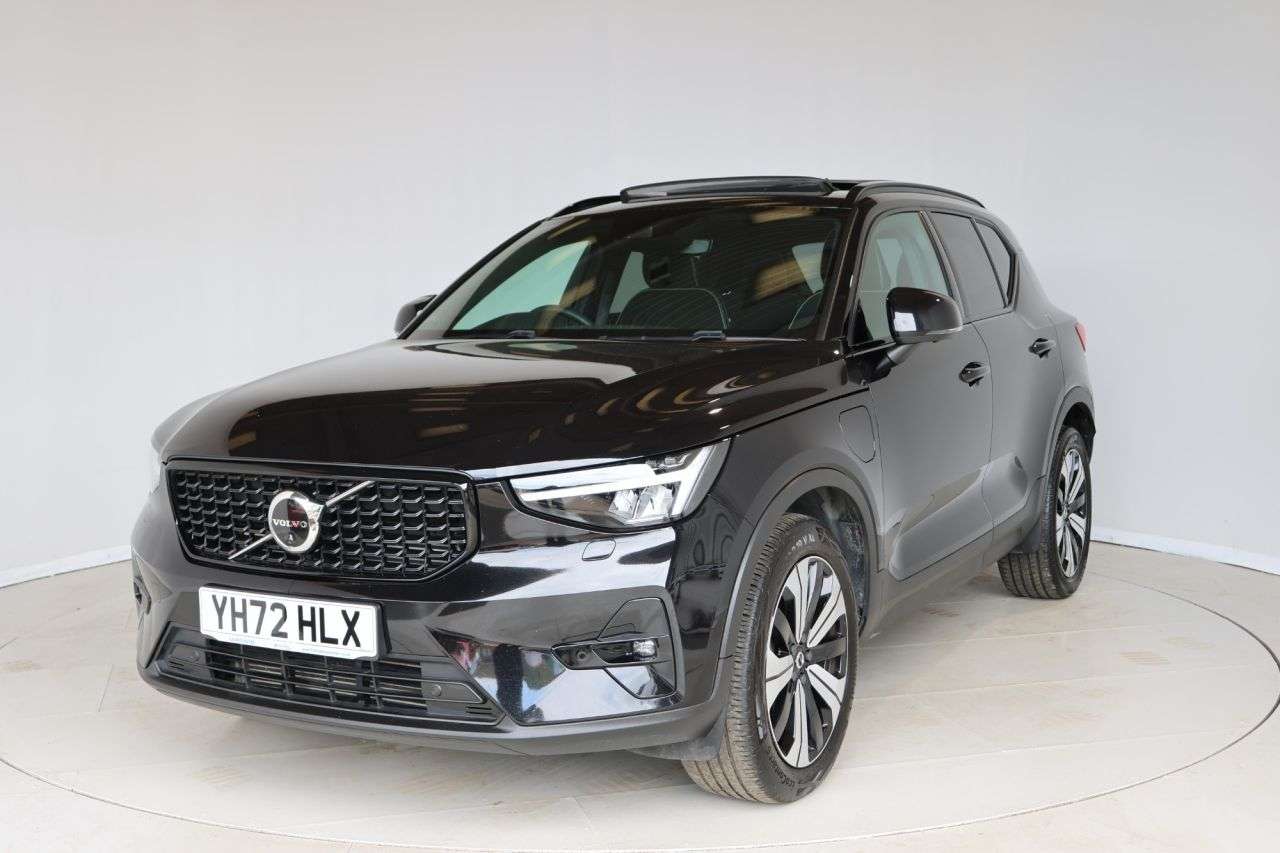 A 2022 VOLVO XC40 1.5h T5 Recharge 10.7kWh Ultimate Dark SUV 5dr Petrol Plug-in Hybrid Auto E A 2022 VOLVO XC40 1.5h T5 Recharge 10.7kWh Ultimate Dark SUV 5dr Petrol Plug-in Hybrid Auto E
