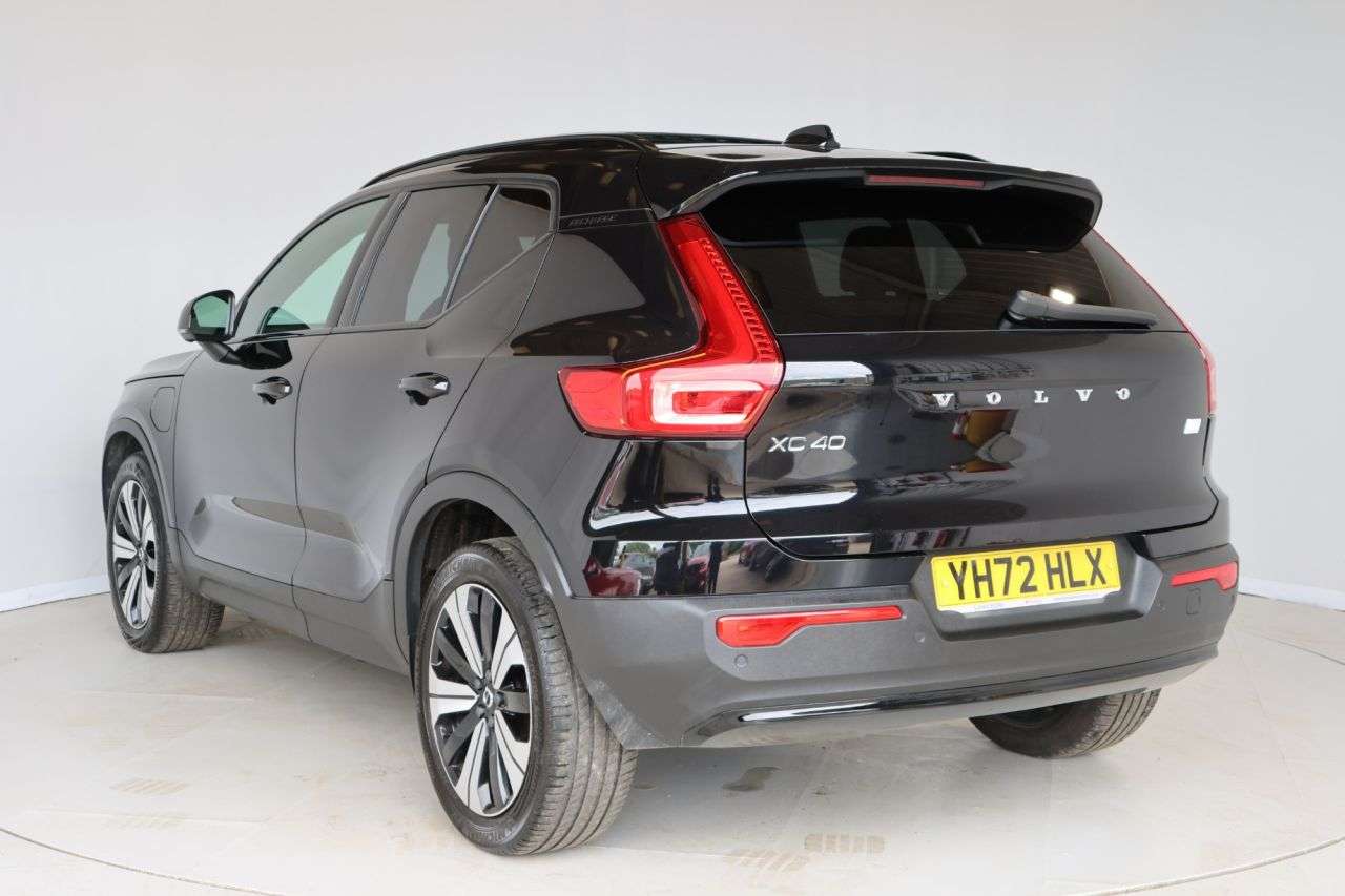 2022 VOLVO XC40 2022 VOLVO XC40