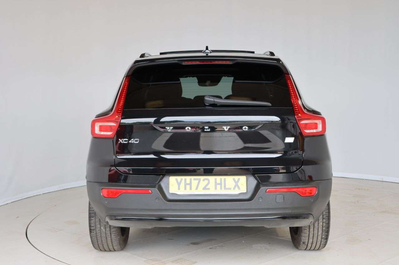 2022 VOLVO XC40 2022 VOLVO XC40