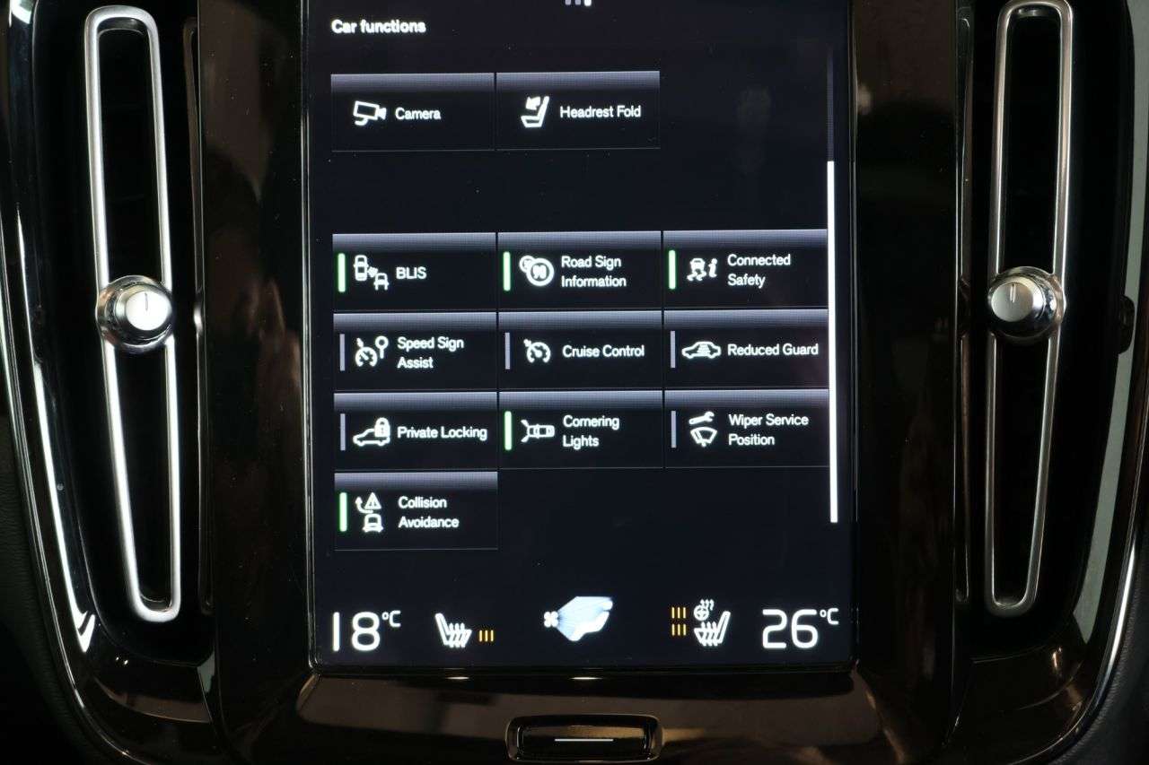 2022 VOLVO XC40 2022 VOLVO XC40