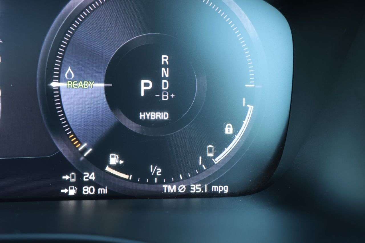 2022 VOLVO XC40 2022 VOLVO XC40