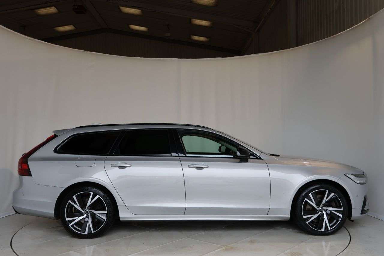 A 2022 VOLVO V90 2.0 B4 MHEV Plus Estate 5dr Diesel Hybrid Auto Euro 6 (s/s) (197 ps) HEATED A 2022 VOLVO V90 2.0 B4 MHEV Plus Estate 5dr Diesel Hybrid Auto Euro 6 (s/s) (197 ps) HEATED