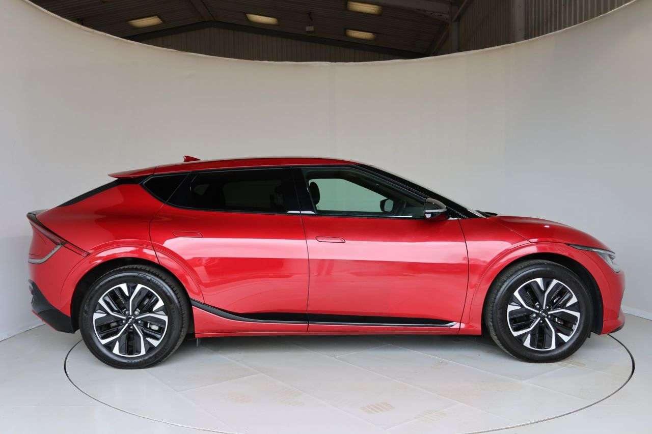 A 2023 KIA EV6 77.4kWh GT-Line Hatchback 5dr Electric Auto (225 bhp) HEATED STEERING WHEEL A 2023 KIA EV6 77.4kWh GT-Line Hatchback 5dr Electric Auto (225 bhp) HEATED STEERING WHEEL
