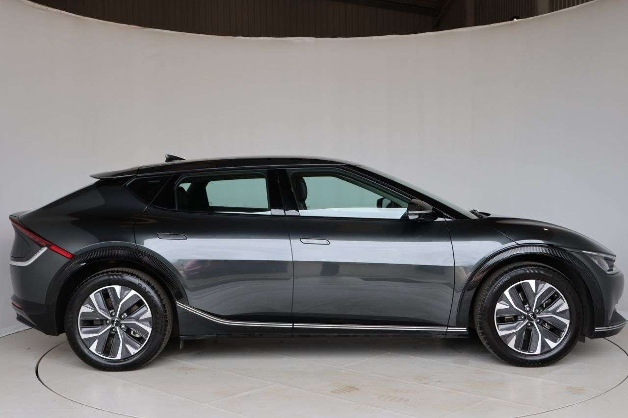 A 2024 KIA EV6 77.4kWh Air Hatchback 5dr Electric Auto (225 bhp) HEATED STEERING WHEEL A 2024 KIA EV6 77.4kWh Air Hatchback 5dr Electric Auto (225 bhp) HEATED STEERING WHEEL