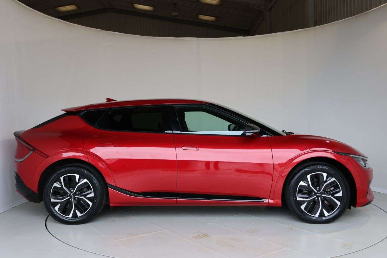 A 2023 KIA EV6 77.4kWh GT-Line Hatchback 5dr Electric Auto AWD (320 bhp) HEATED STEERING W A 2023 KIA EV6 77.4kWh GT-Line Hatchback 5dr Electric Auto AWD (320 bhp) HEATED STEERING W