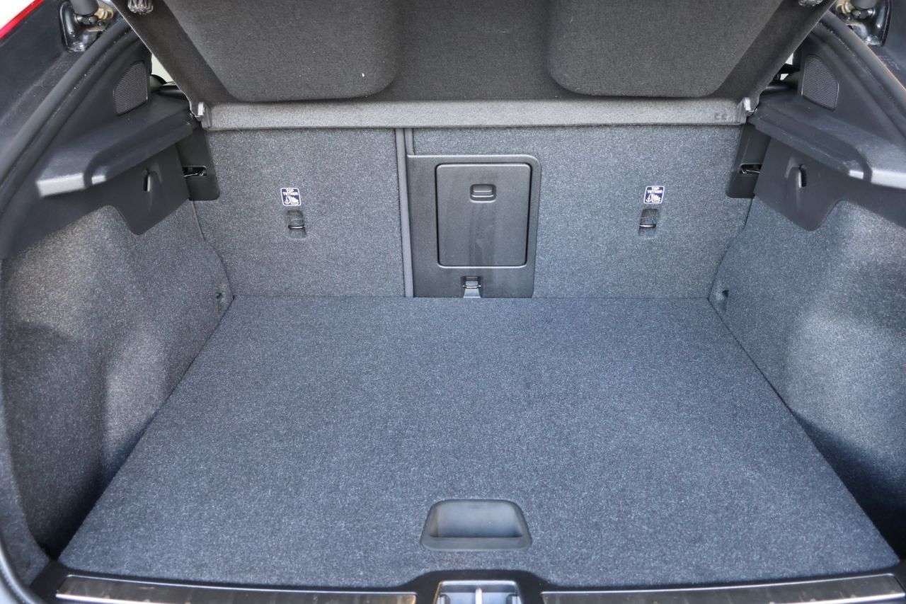 2023 VOLVO C40 2023 VOLVO C40
