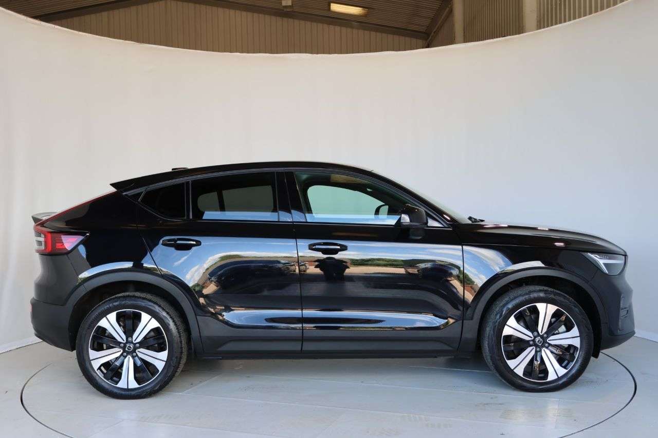 A 2023 VOLVO C40 Recharge 69kWh Core SUV 5dr Electric Auto (231 ps) REAR CAMERA + APPLE CAR A 2023 VOLVO C40 Recharge 69kWh Core SUV 5dr Electric Auto (231 ps) REAR CAMERA + APPLE CAR