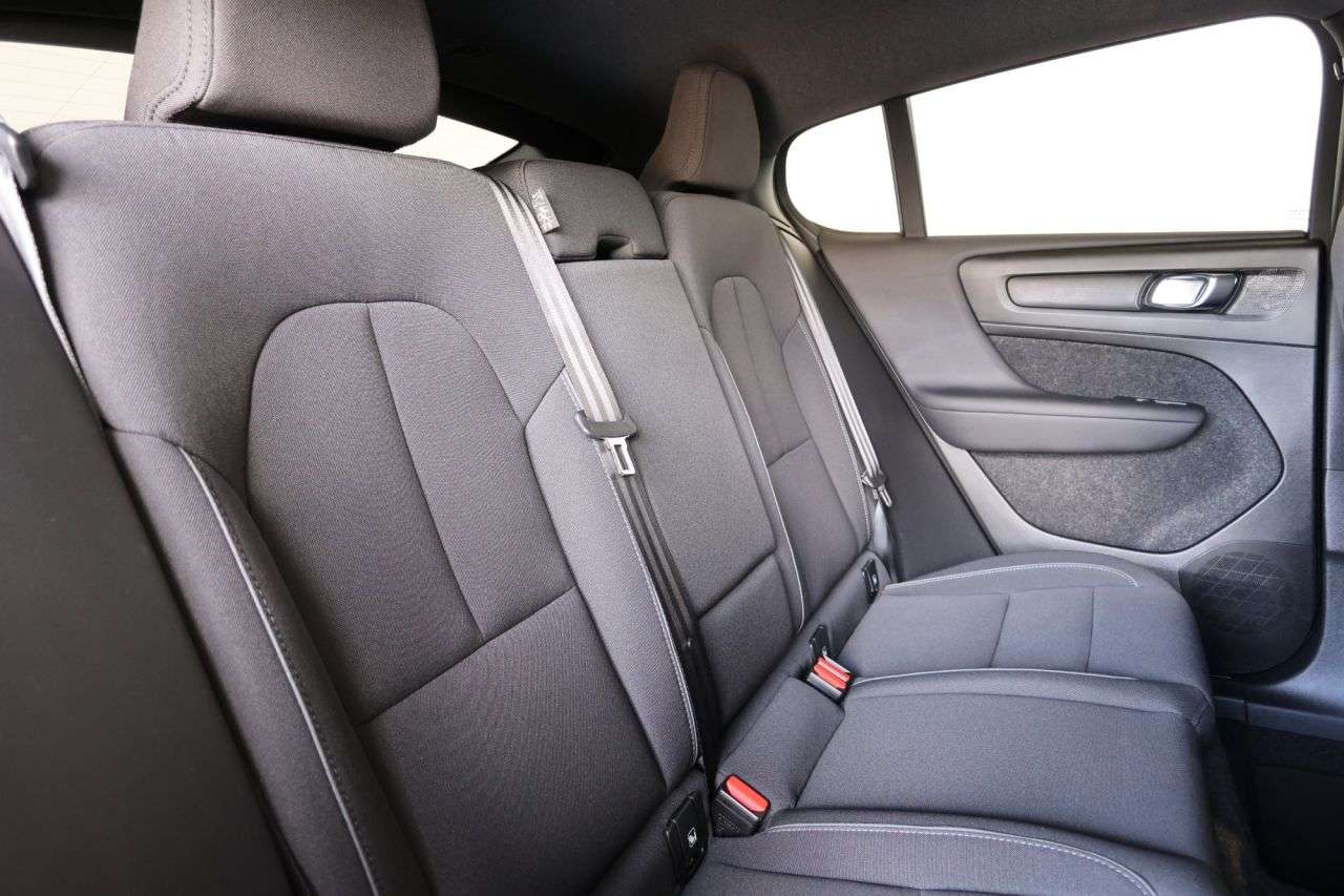 2023 VOLVO C40 2023 VOLVO C40