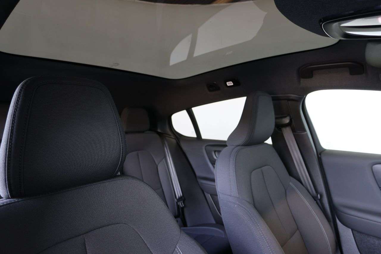 2023 VOLVO C40 2023 VOLVO C40