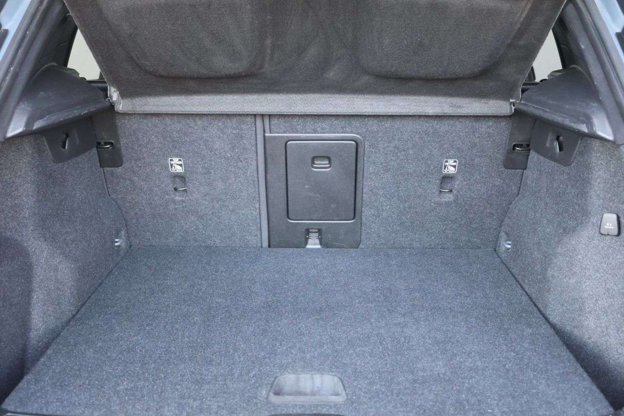 2021 VOLVO XC40 2021 VOLVO XC40