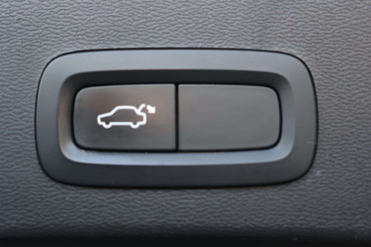 2021 VOLVO XC40 2021 VOLVO XC40