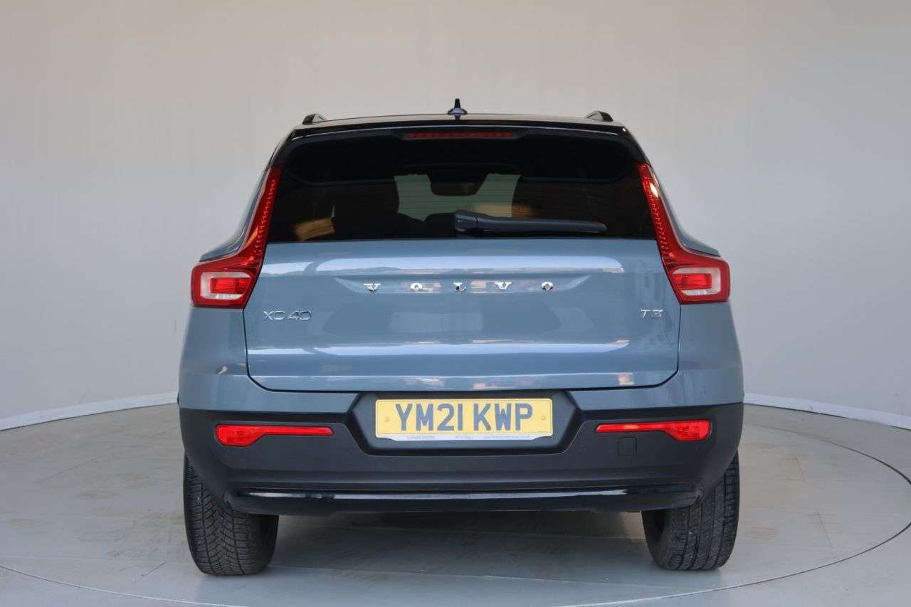 2021 VOLVO XC40 2021 VOLVO XC40