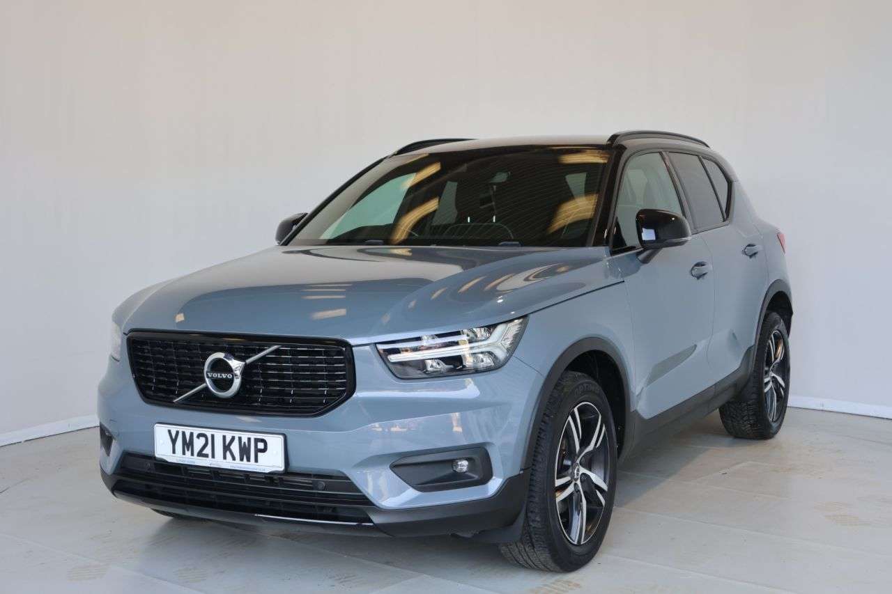 A 2021 VOLVO XC40 1.5 T3 R-Design SUV 5dr Petrol Manual Euro 6 (s/s) (163 ps) FULL SERVICE HI A 2021 VOLVO XC40 1.5 T3 R-Design SUV 5dr Petrol Manual Euro 6 (s/s) (163 ps) FULL SERVICE HI