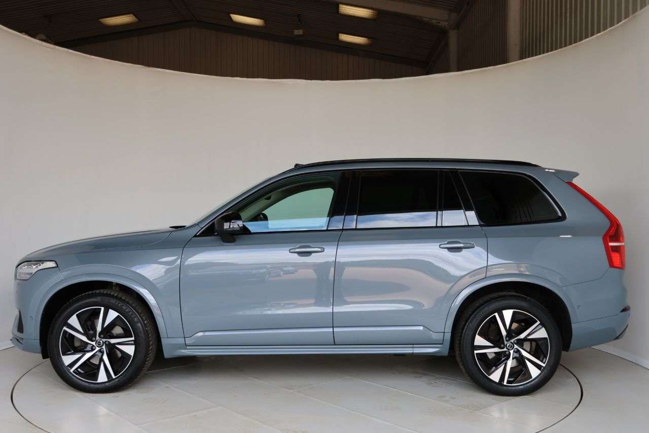 A 2022 VOLVO XC90 2.0 B5 MHEV Plus SUV 5dr Diesel Hybrid Auto 4WD Euro 6 (s/s) (235 ps) HEATE A 2022 VOLVO XC90 2.0 B5 MHEV Plus SUV 5dr Diesel Hybrid Auto 4WD Euro 6 (s/s) (235 ps) HEATE
