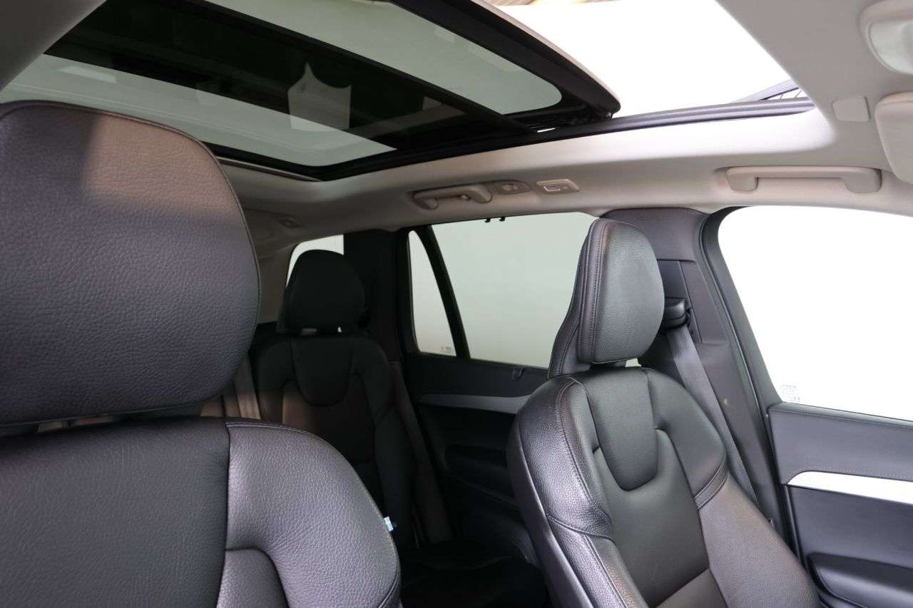 2022 VOLVO XC90 2022 VOLVO XC90