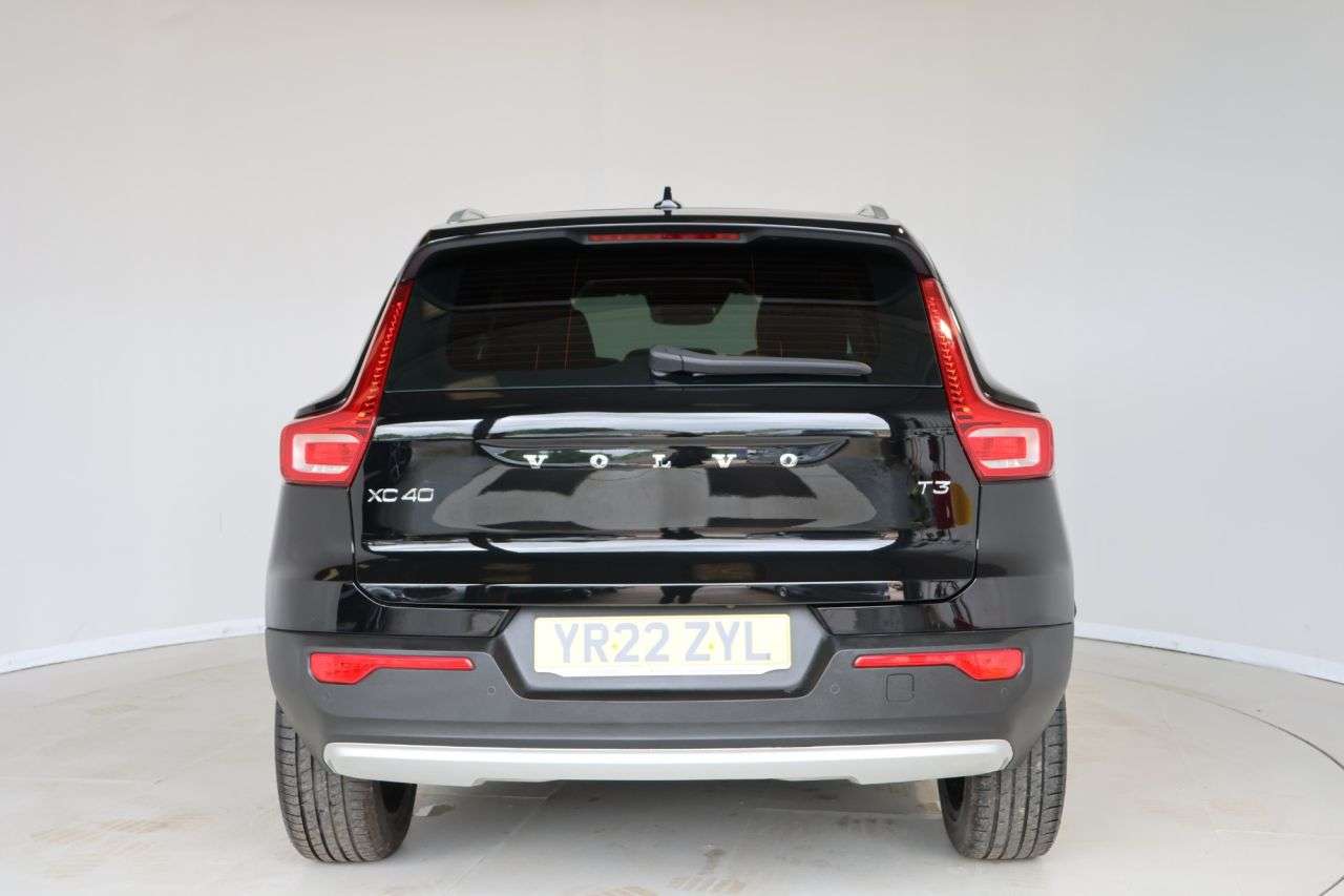 2022 VOLVO XC40 2022 VOLVO XC40