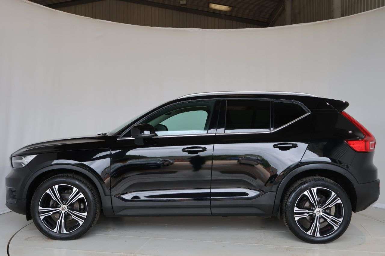 2022 VOLVO XC40 2022 VOLVO XC40