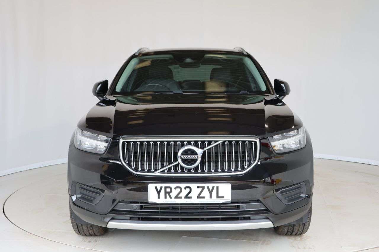 2022 VOLVO XC40 2022 VOLVO XC40