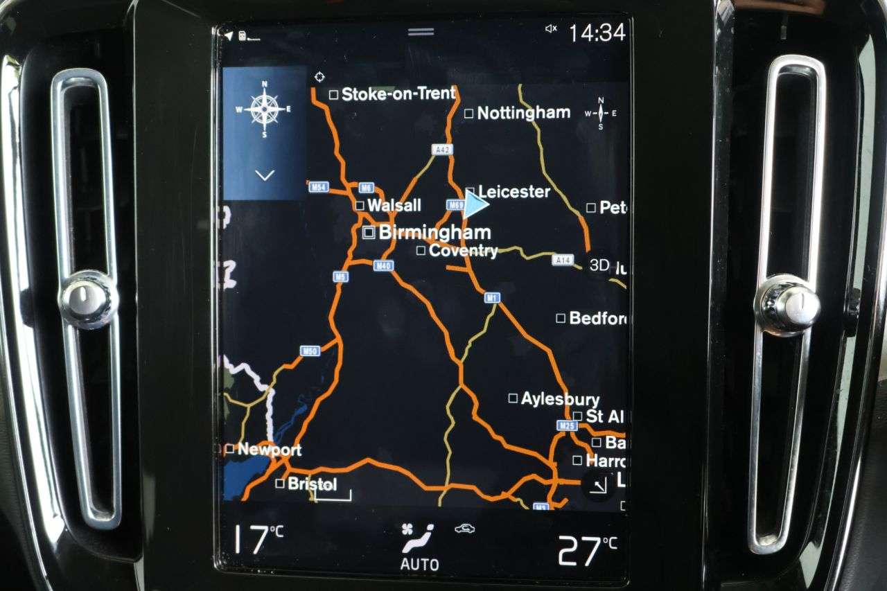 2022 VOLVO XC40 2022 VOLVO XC40