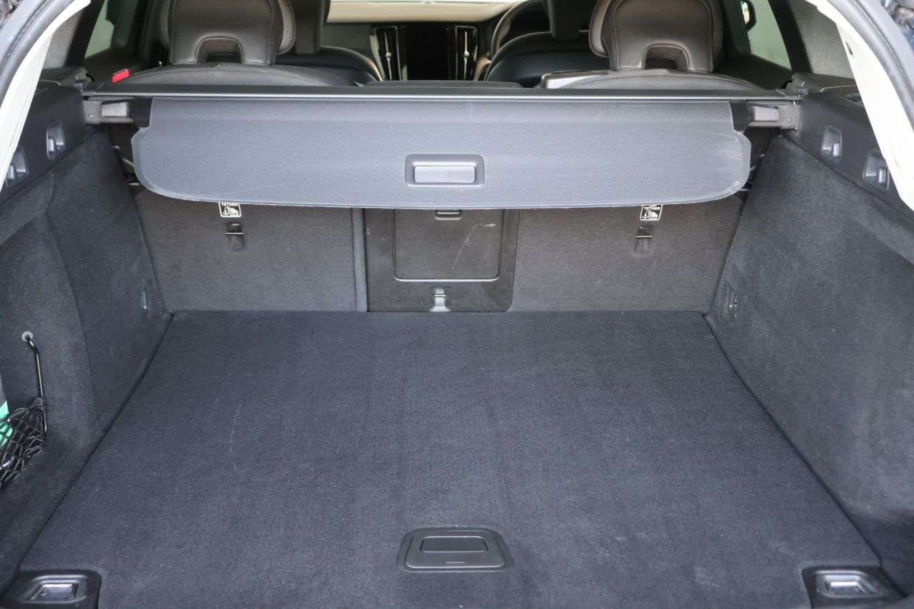 2022 VOLVO V60 2022 VOLVO V60
