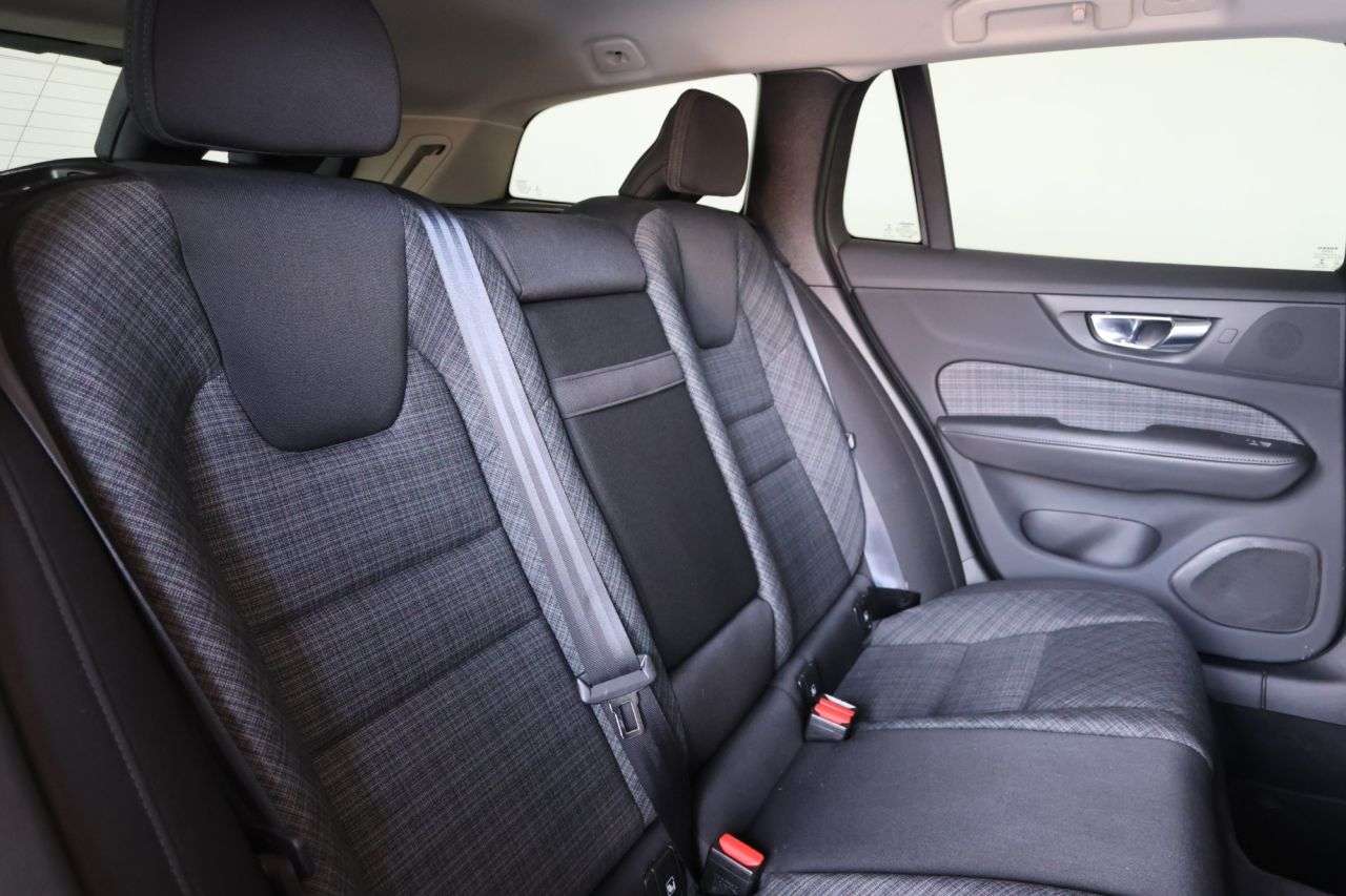 2022 VOLVO V60 2022 VOLVO V60