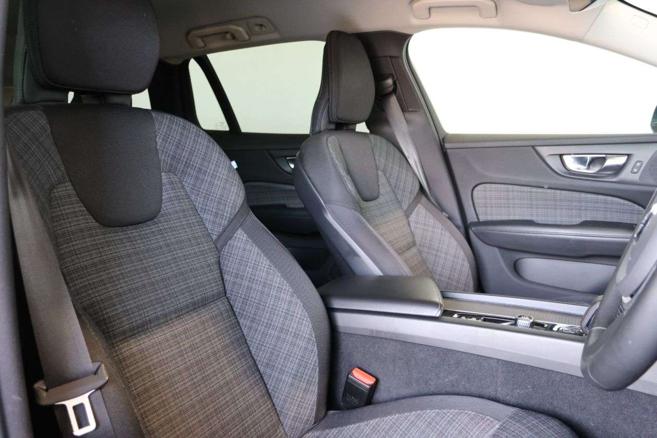 2022 VOLVO V60 2022 VOLVO V60