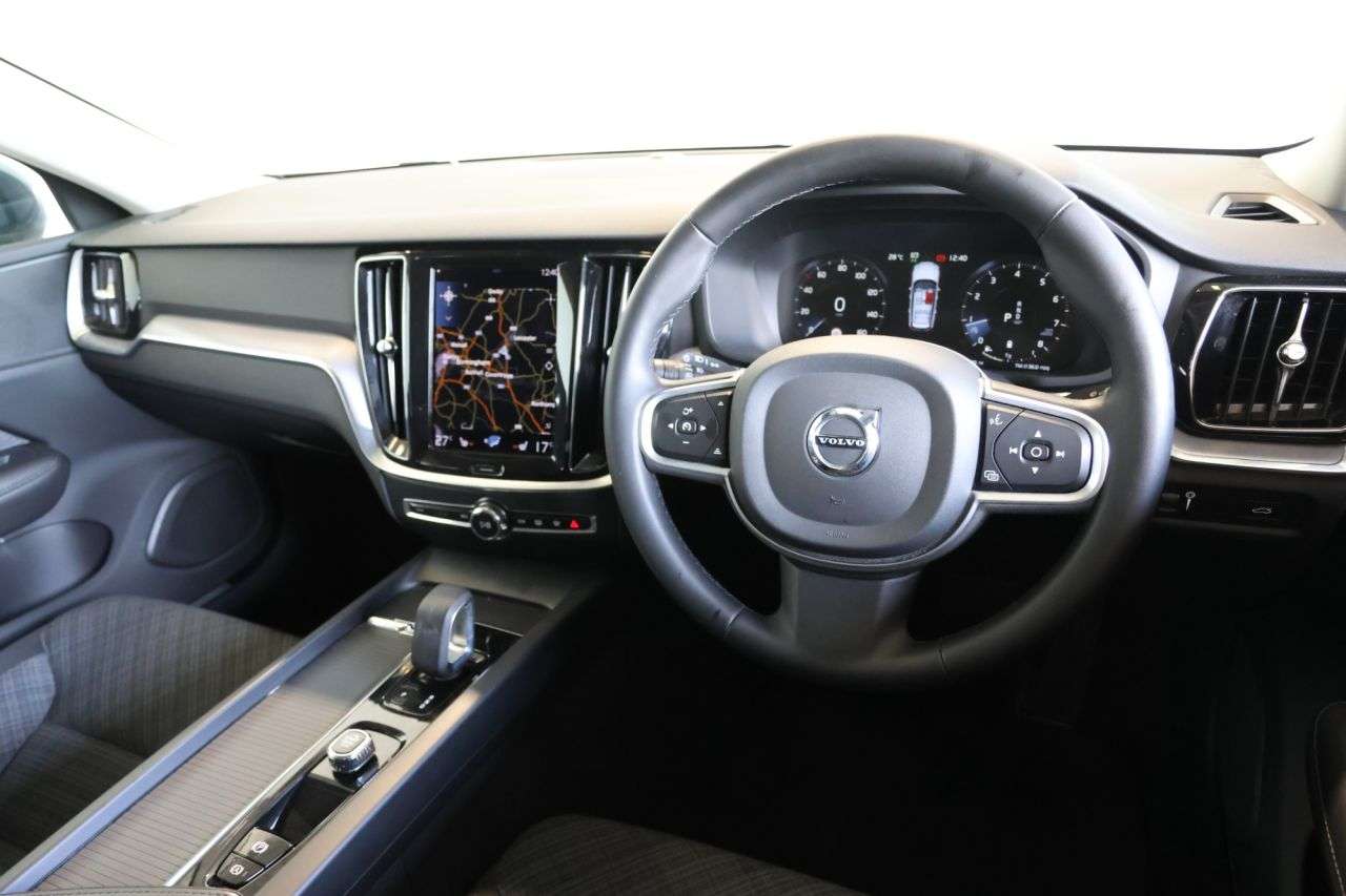 2022 VOLVO V60 2022 VOLVO V60