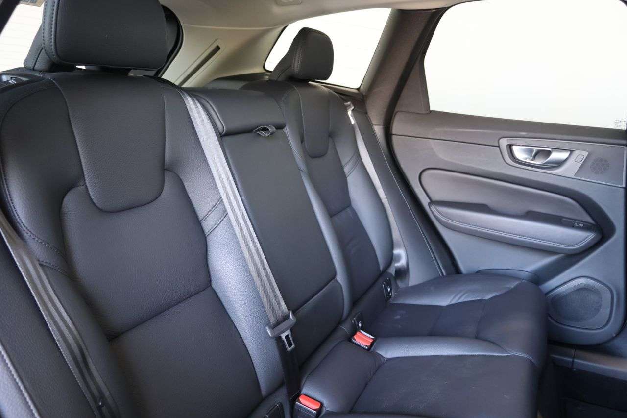 2023 VOLVO XC60 2023 VOLVO XC60