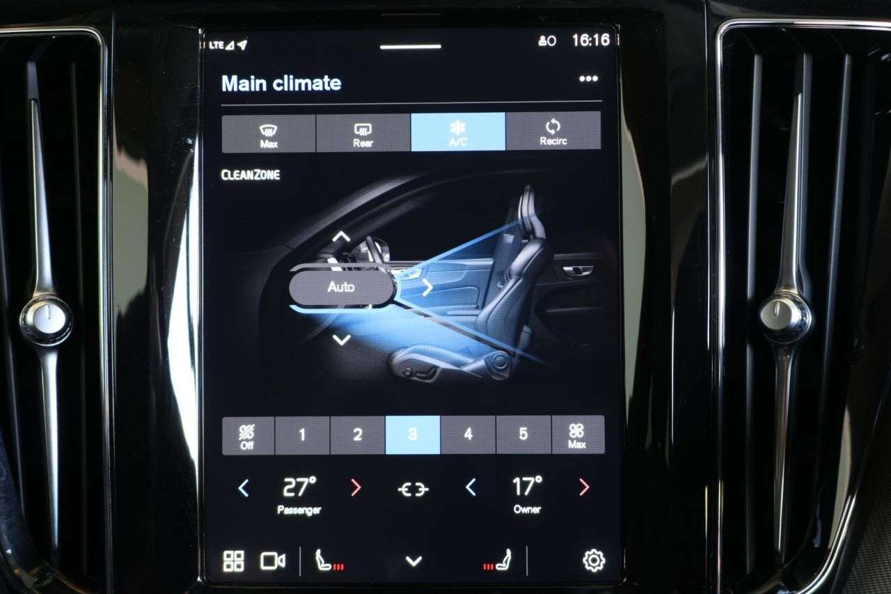 2023 VOLVO XC60 2023 VOLVO XC60