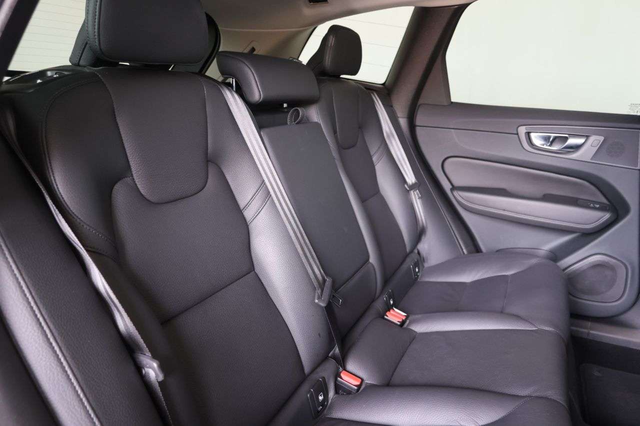 2023 VOLVO XC60 2023 VOLVO XC60