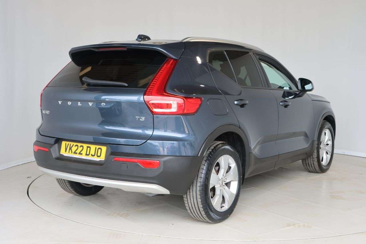 2022 VOLVO XC40 2022 VOLVO XC40