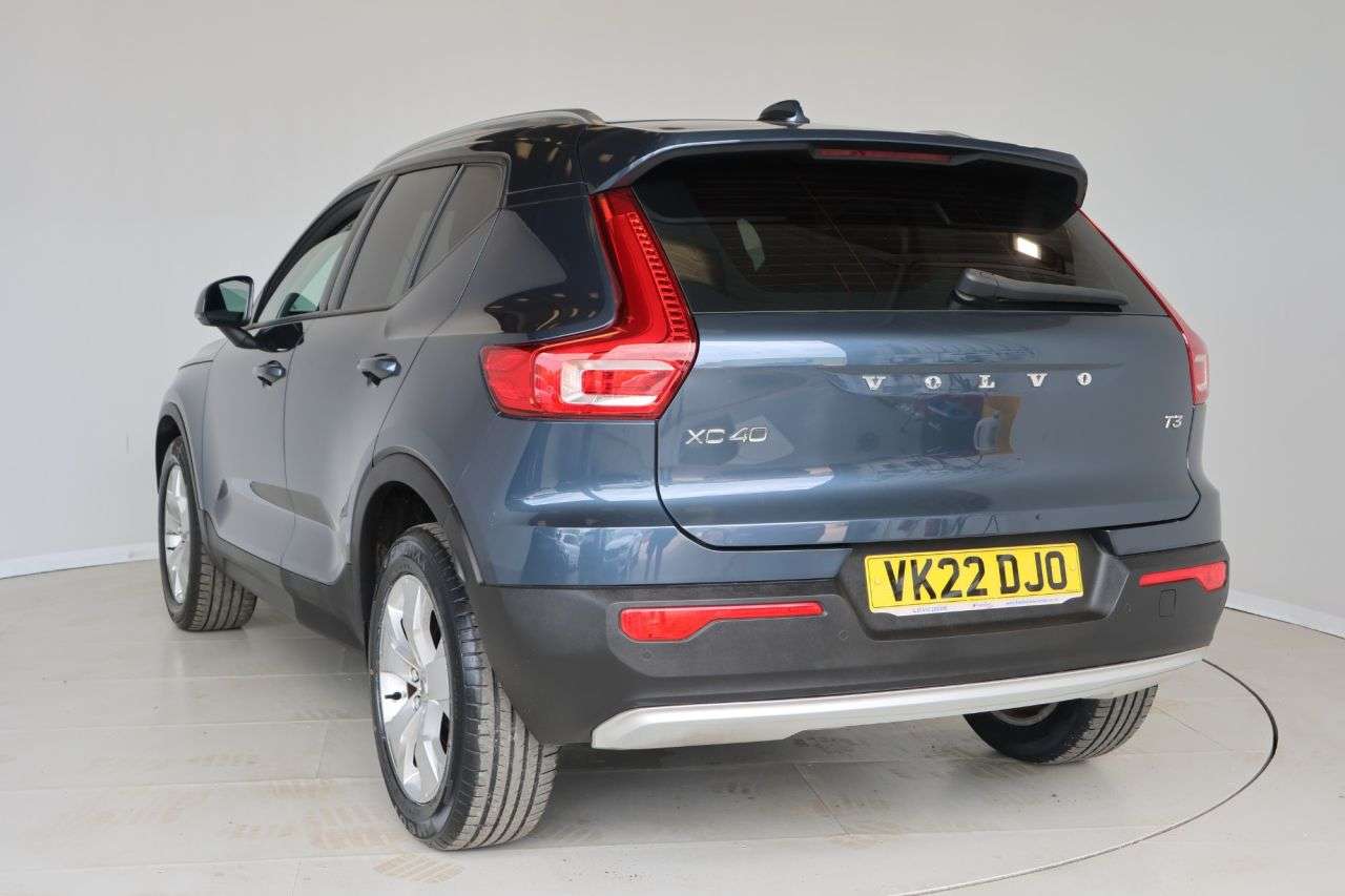 2022 VOLVO XC40 2022 VOLVO XC40