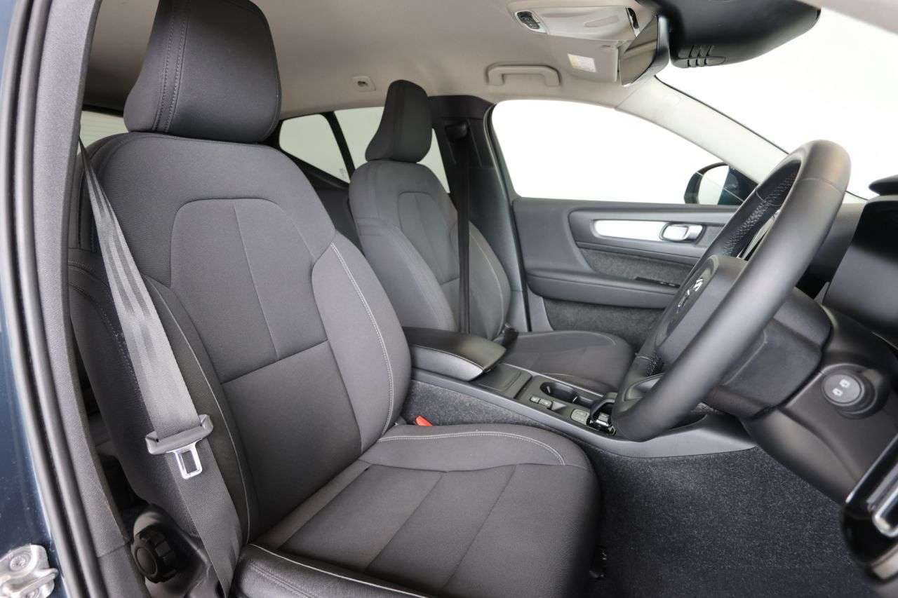 2022 VOLVO XC40 2022 VOLVO XC40