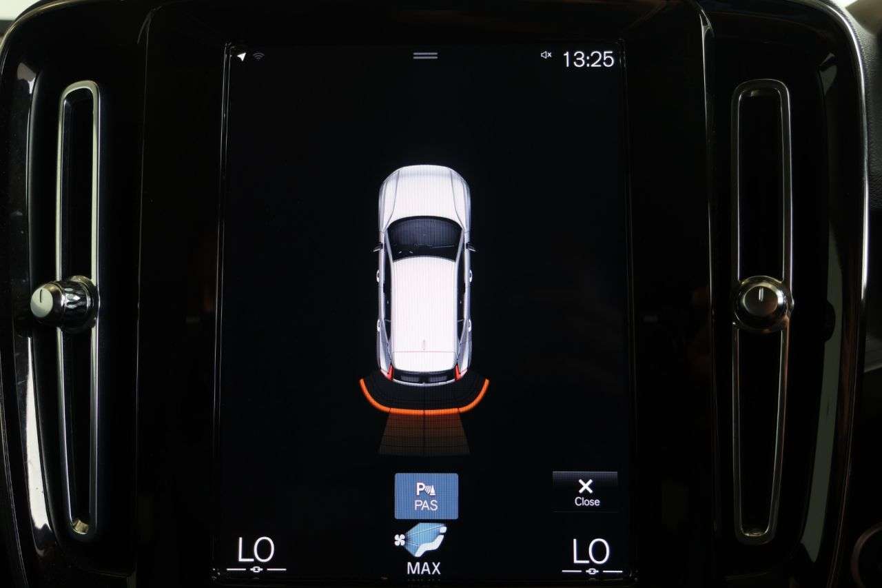 2022 VOLVO XC40 2022 VOLVO XC40