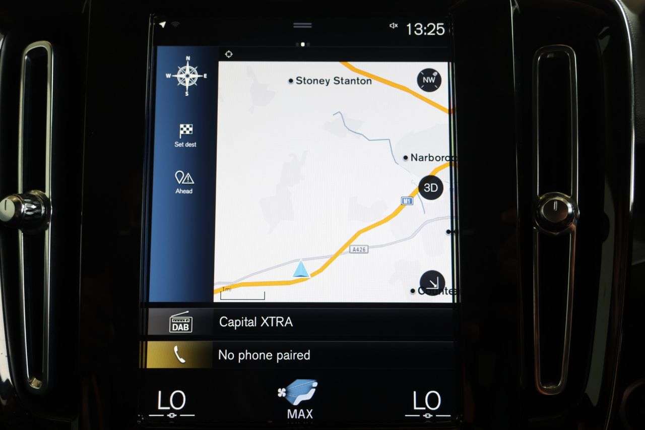 2022 VOLVO XC40 2022 VOLVO XC40