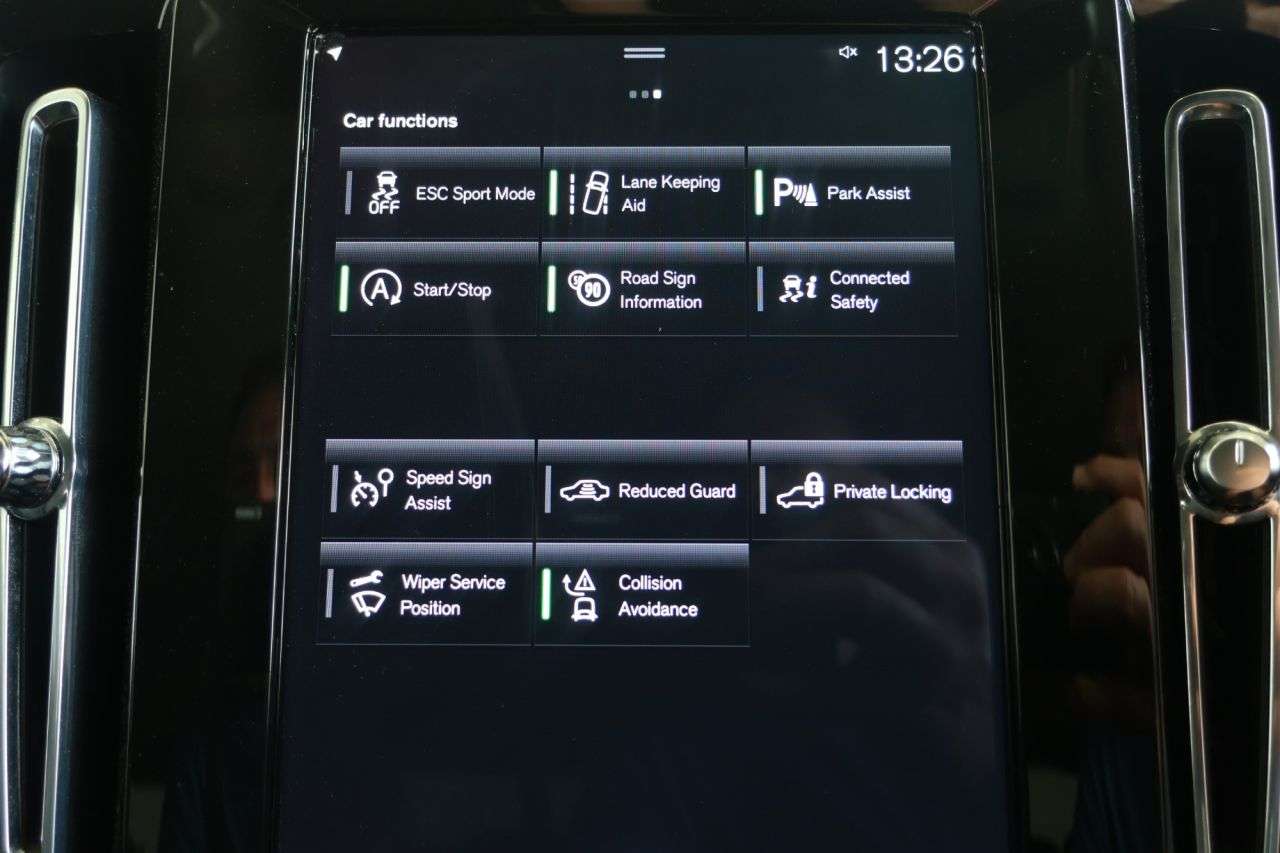 2022 VOLVO XC40 2022 VOLVO XC40