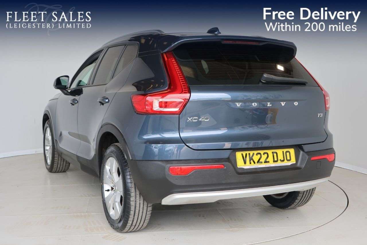 2022 VOLVO XC40 2022 VOLVO XC40